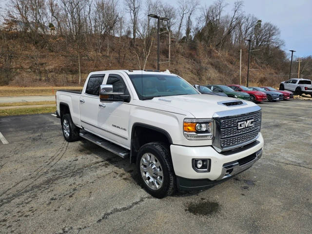 2019 GMC Sierra 2500HD Denali 4WD photo