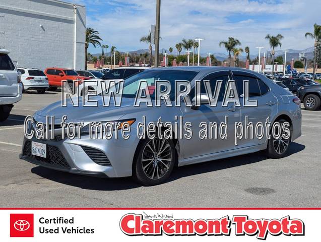 2018 Toyota Camry SE FWD photo