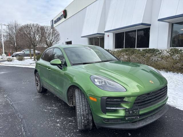 2019 Porsche Macan  AWD photo
