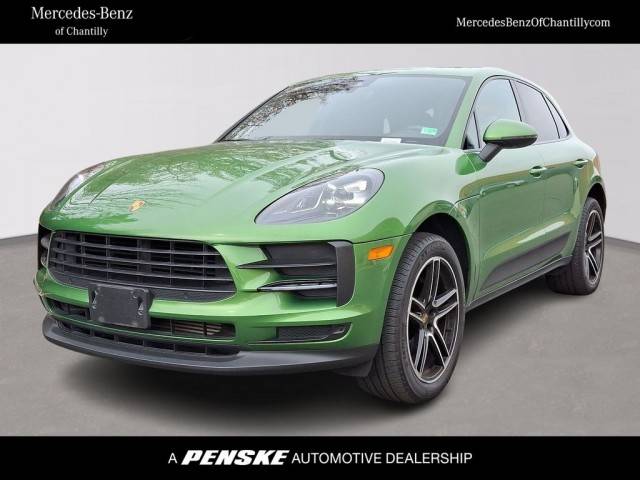 2019 Porsche Macan  AWD photo