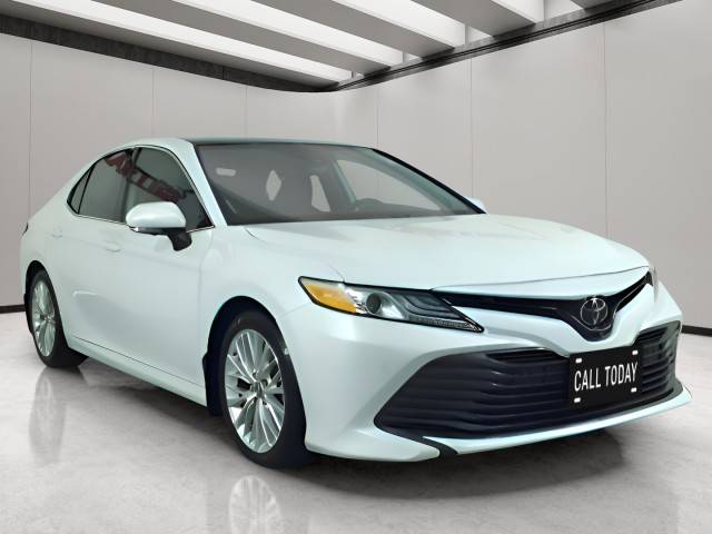 2019 Toyota Camry XLE FWD photo