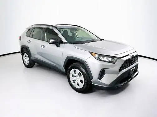 2019 Toyota RAV4 LE FWD photo