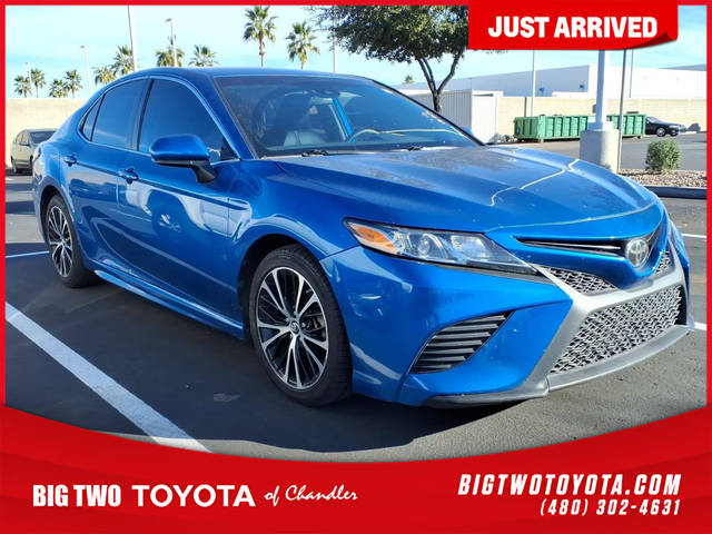 2019 Toyota Camry SE FWD photo