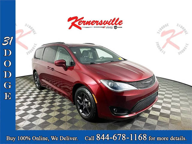 2019 Chrysler Pacifica Minivan Touring Plus FWD photo