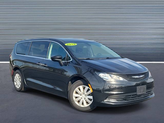 2019 Chrysler Pacifica Minivan L FWD photo