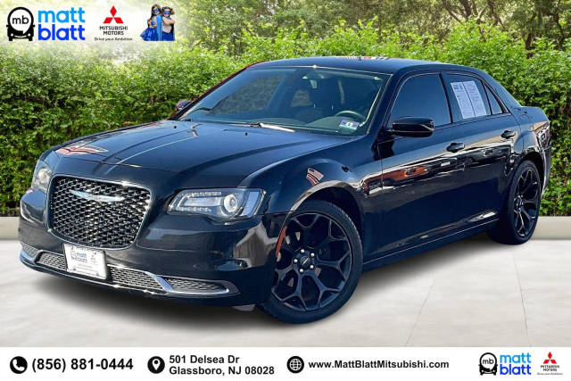 2019 Chrysler 300 Touring RWD photo