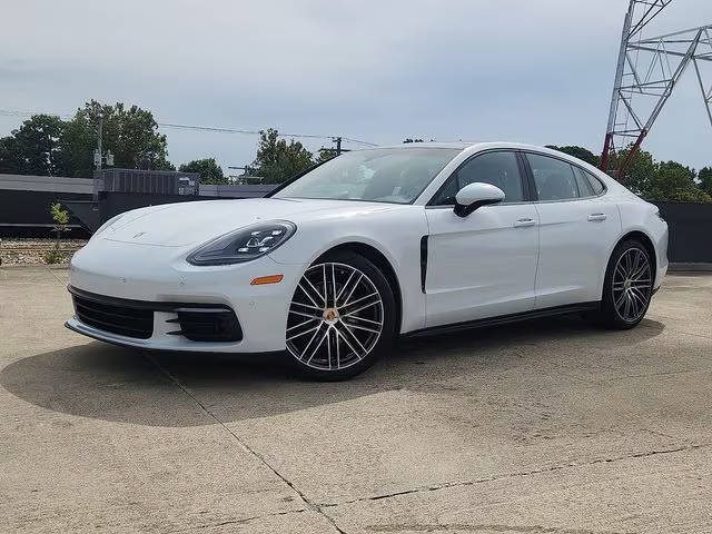 2019 Porsche Panamera 4 AWD photo