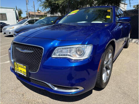 2019 Chrysler 300 Touring RWD photo