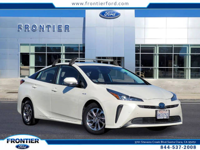 2019 Toyota Prius XLE FWD photo