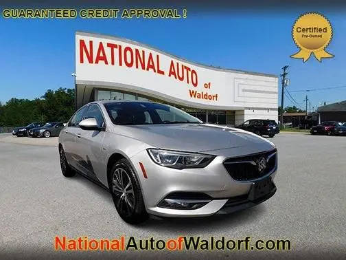 2018 Buick Regal Sportback Essence FWD photo