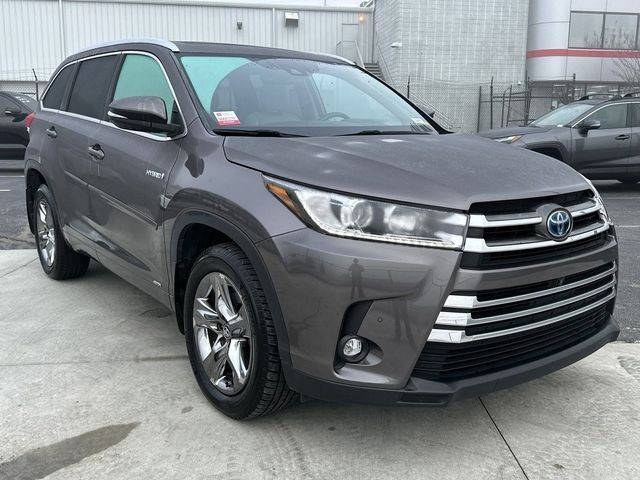 2019 Toyota Highlander Hybrid Limited Platinum AWD photo