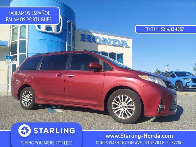 2019 Toyota Sienna XLE FWD photo