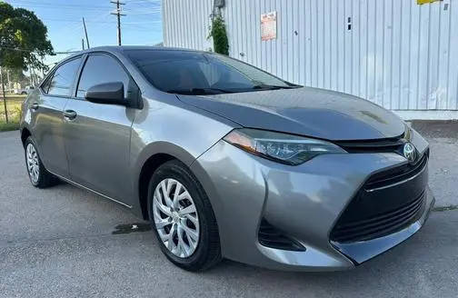 2019 Toyota Corolla LE FWD photo