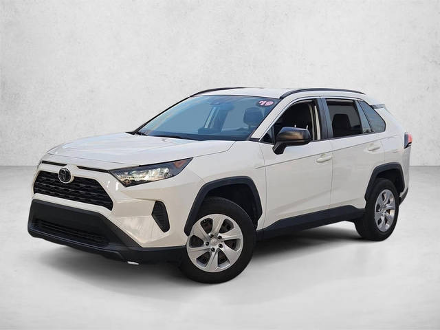 2019 Toyota RAV4 LE FWD photo