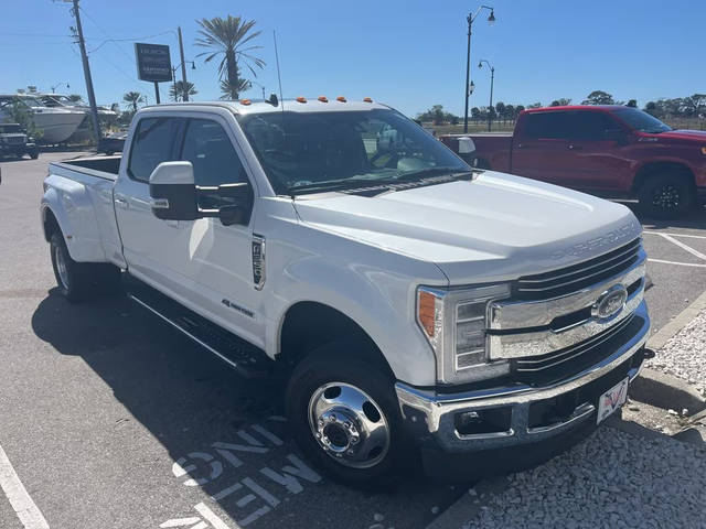 2019 Ford F-350 Super Duty LARIAT 4WD photo