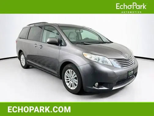 2016 Toyota Sienna XLE FWD photo
