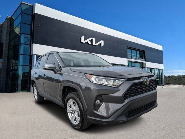 2019 Toyota RAV4 XLE FWD photo