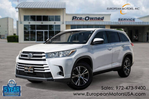 2019 Toyota Highlander LE FWD photo