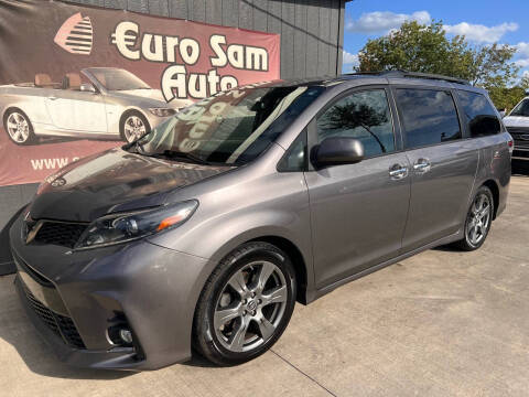 2018 Toyota Sienna SE FWD photo