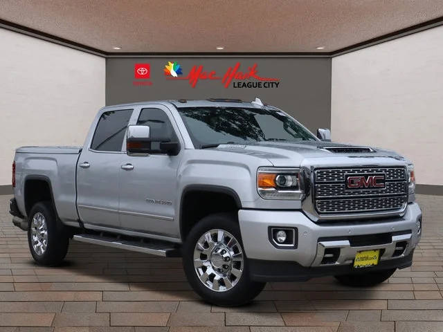 2019 GMC Sierra 2500HD Denali 4WD photo