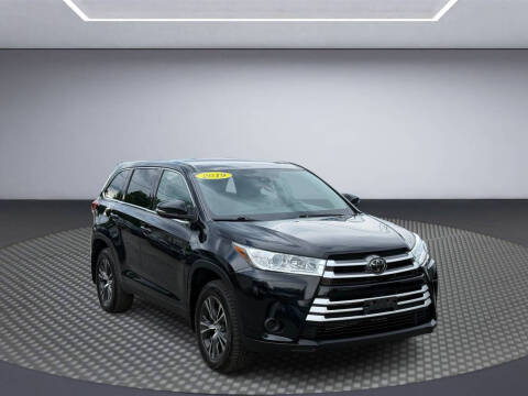 2019 Toyota Highlander LE AWD photo