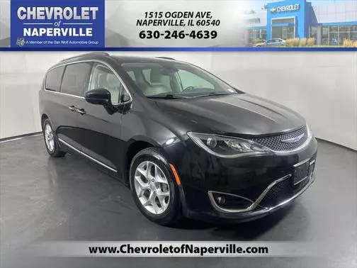 2018 Chrysler Pacifica Minivan Touring L FWD photo