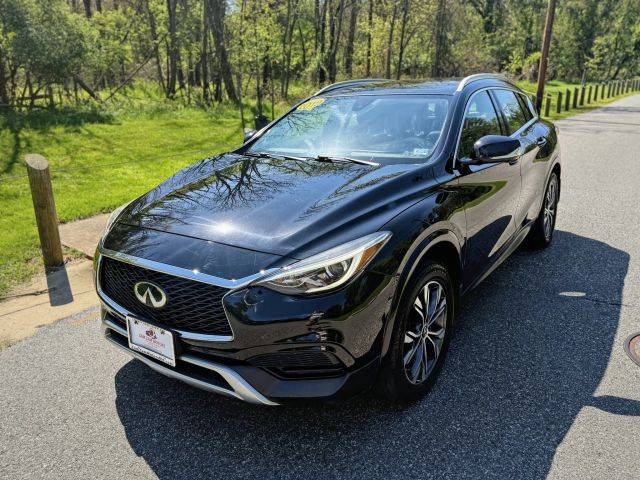 2019 Infiniti QX30 LUXE AWD photo
