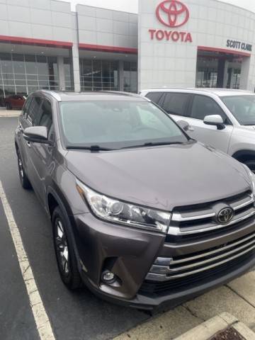 2019 Toyota Highlander Limited Platinum FWD photo