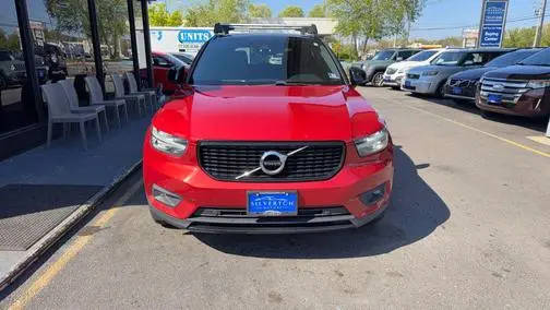 2019 Volvo XC40 R-Design AWD photo