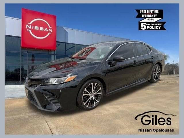 2019 Toyota Camry SE FWD photo