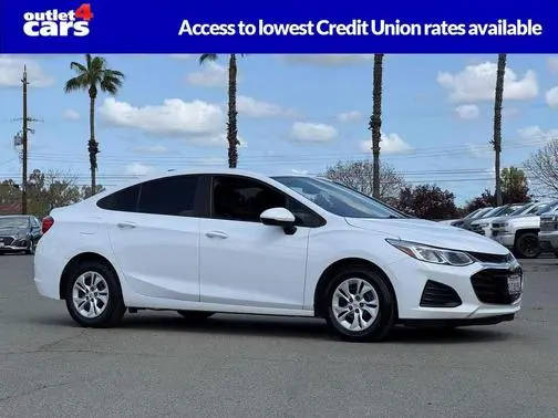 2019 Chevrolet Cruze LS FWD photo