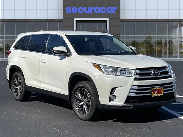2019 Toyota Highlander LE Plus AWD photo