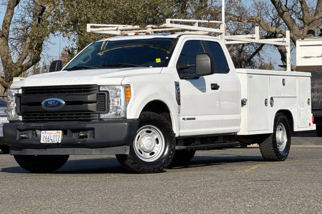 2017 Ford F-350 Super Duty XL RWD photo