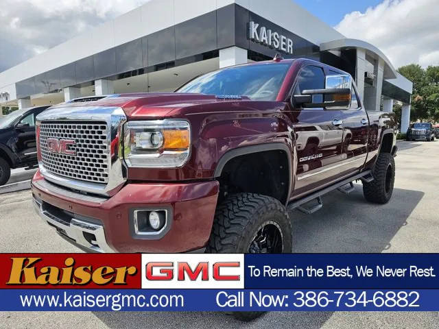 2017 GMC Sierra 2500HD Denali 4WD photo