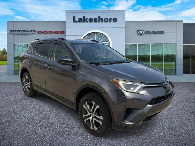 2018 Toyota RAV4 LE FWD photo