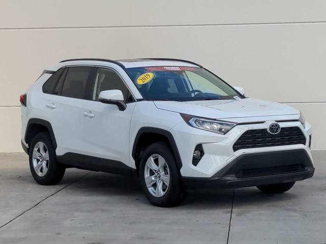 2019 Toyota RAV4 XLE AWD photo
