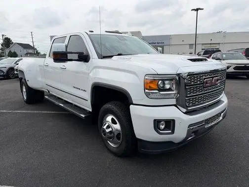 2019 GMC Sierra 3500HD Denali 4WD photo