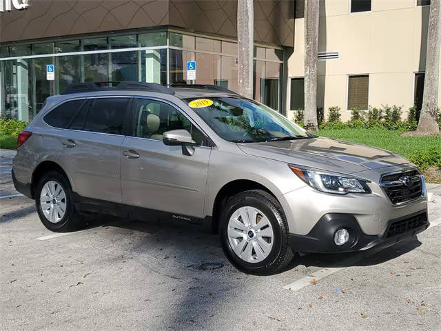 2019 Subaru Outback Premium AWD photo