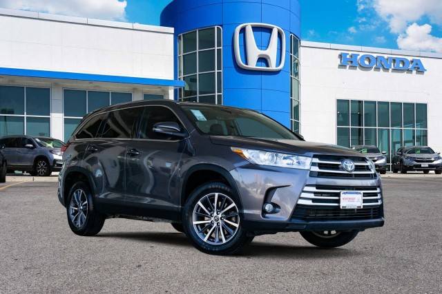 2019 Toyota Highlander XLE FWD photo