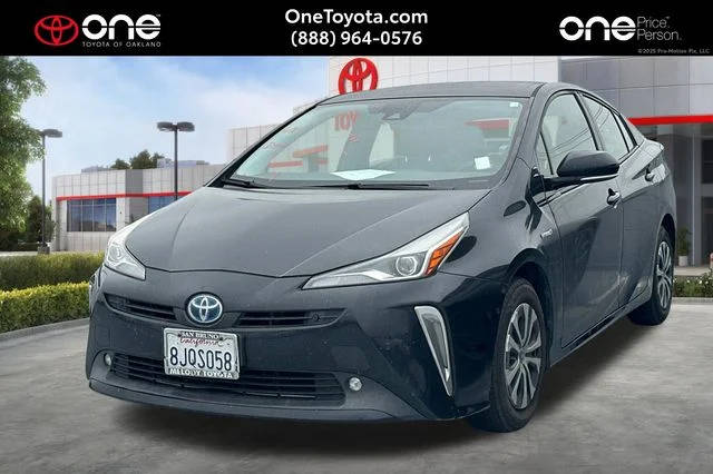 2019 Toyota Prius XLE AWD photo