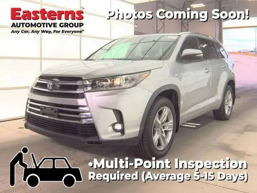 2019 Toyota Highlander Hybrid Limited AWD photo