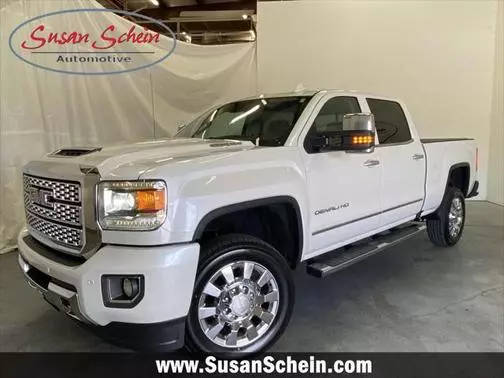 2019 GMC Sierra 2500HD Denali 4WD photo