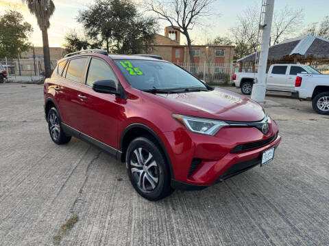 2017 Toyota RAV4 LE FWD photo