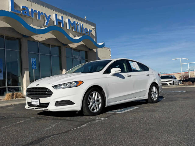 2016 Ford Fusion SE FWD photo