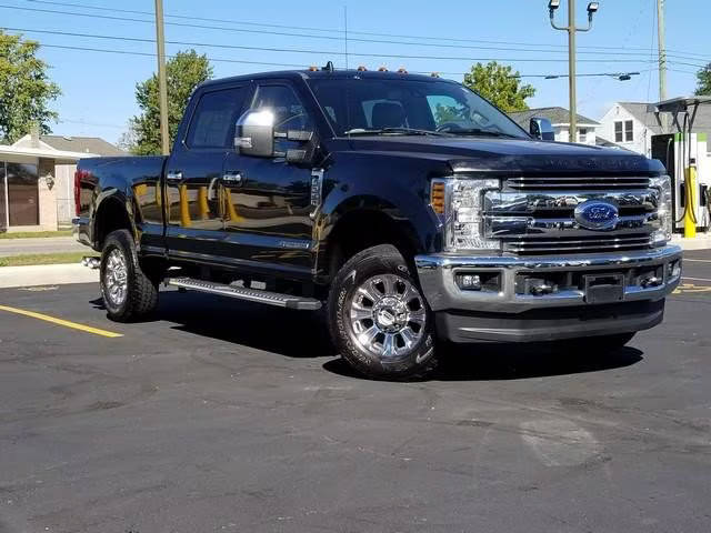 2019 Ford F-250 Super Duty LARIAT 4WD photo