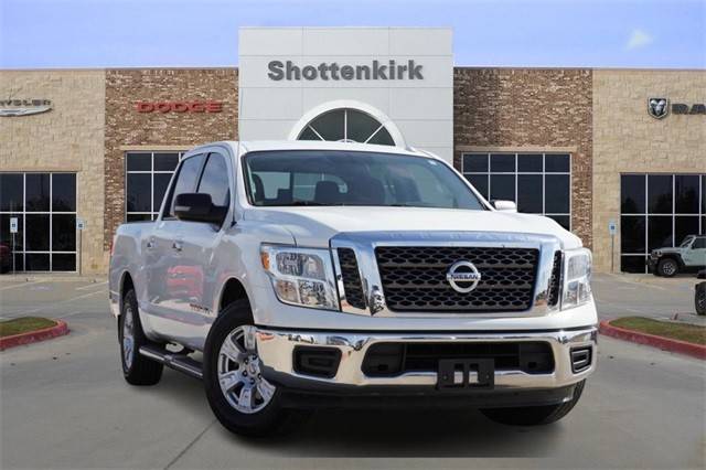 2018 Nissan Titan SV RWD photo