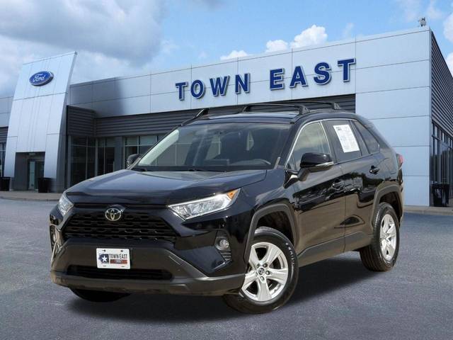 2019 Toyota RAV4 XLE FWD photo