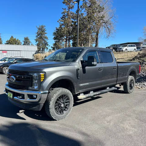 2019 Ford F-350 Super Duty LARIAT 4WD photo