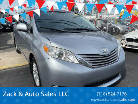 2015 Toyota Sienna XLE FWD photo