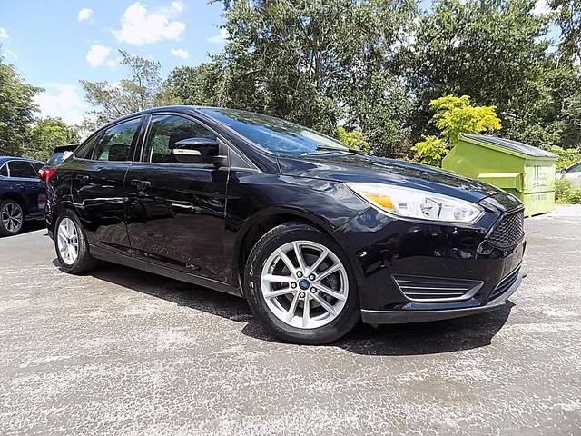 2016 Ford Focus SE FWD photo